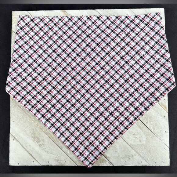 Red black and white plaid bandana size large - Picture 1 of 2